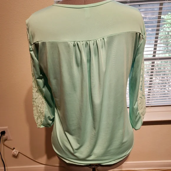 Lacey Top - Picture 2 of 5